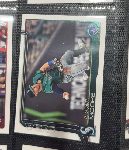 2025 Topps Series 1 #105 Dylan Moore — front