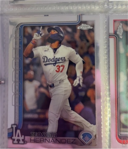 2025 Topps Chrome #128 Teoscar Hernandez — front