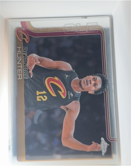 2025-26 Topps Chrome #73 De'Andre Hunter — front