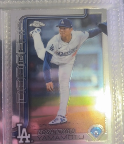 2025 Topps Chrome #179 Yoshinobu Yamamoto — front
