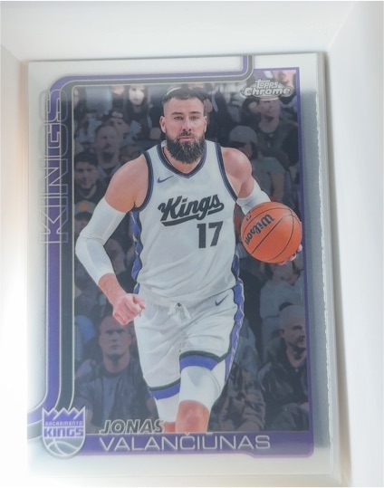 2025-26 Topps Chrome #206 Jonas Valančiūnas — front