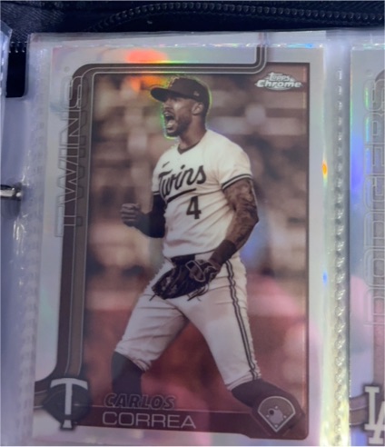 2025 Topps Chrome #204 Carlos Correa — front