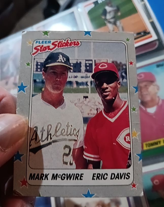 1988 Fleer Star Stickers Mark McGwire & Eric Davis — front
