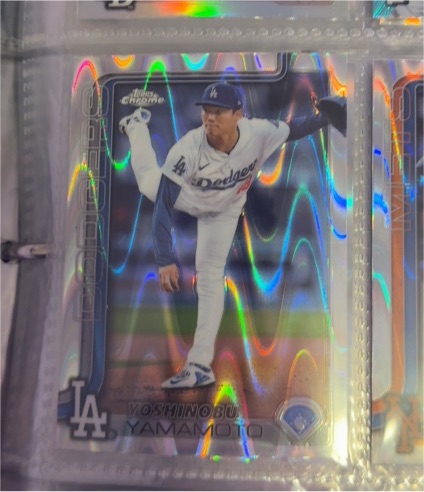 2025 Topps Chrome #179 Yoshinobu Yamamoto — front