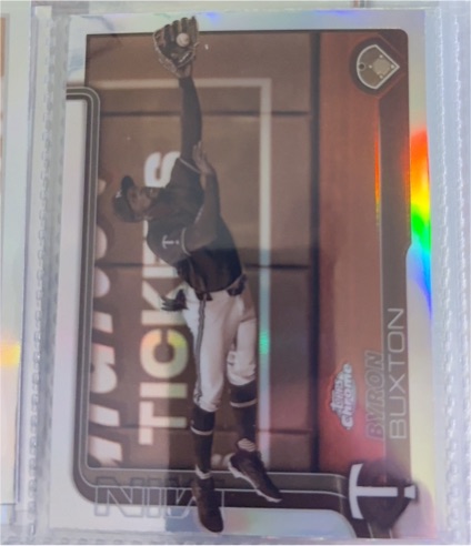 2025 Topps Chrome #172 Byron Buxton — front