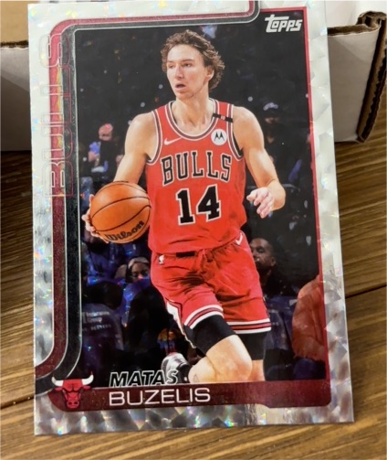 2025-26 Topps #37 Matas Buzelis — front