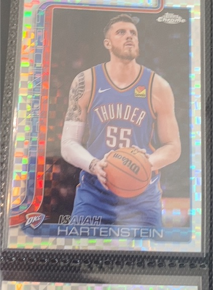 2025-26 Topps Chrome #181 Isaiah Hartenstein — front