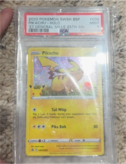 2020 Pokémon SWSH BSP #039 Pikachu Holo — front