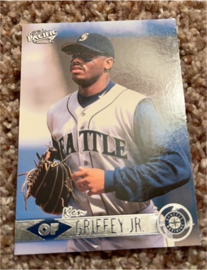 1999 Pacific #396 Ken Griffey Jr. — front