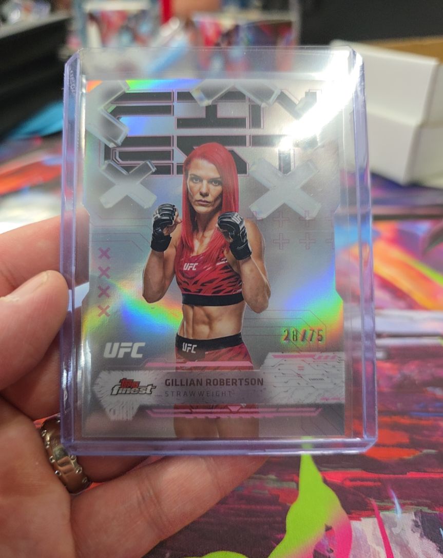 2025 Topps Finest UFC #55 Gillian Robertson — front
