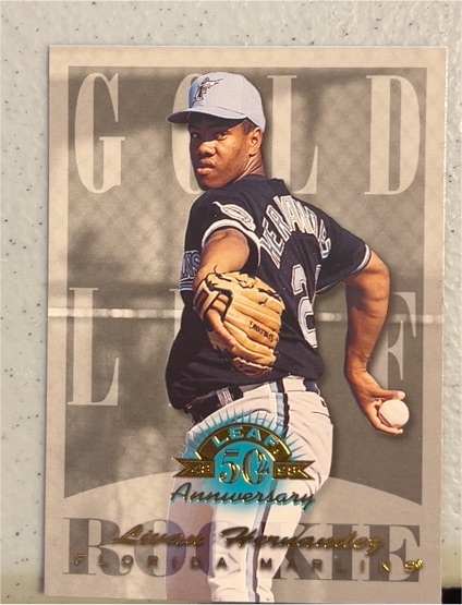 1998 Leaf #195 Livan Hernandez — front