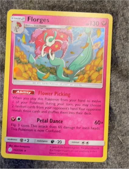 2019 Pokémon Cosmic Eclipse #152 Florges — front
