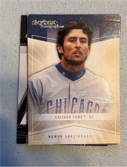 2005 SkyBox Autographics #11 Nomar Garciaparra — front