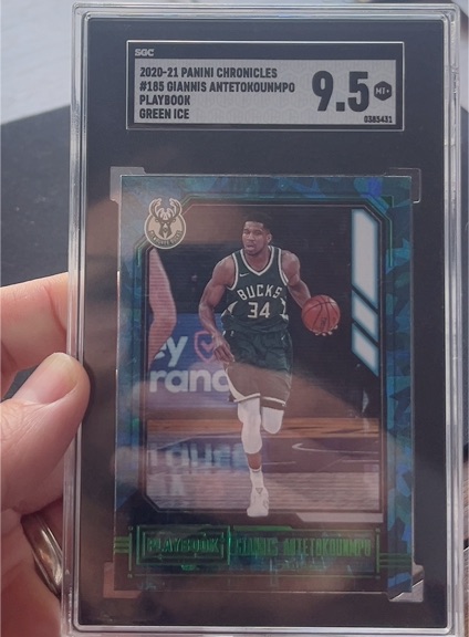 2020-21 Panini Chronicles Playbook #185 Giannis Antetokounmpo — front