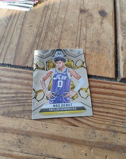 2023-24 Panini Mosaic #261 Taylor Hendricks NBA Debut — front