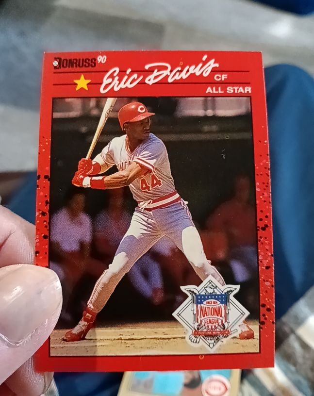 1990 Donruss #695 Eric Davis — front