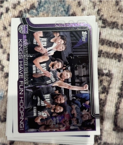 2025-26 Topps #295 Light The Beam!: Kings Have Fun Hooping! — front