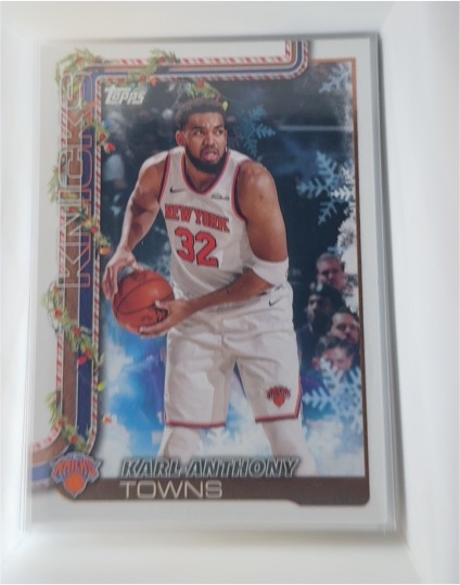 2025-26 Topps Holiday #H16 Karl-Anthony Towns — front