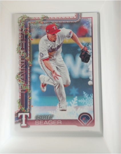 2025 Topps Holiday #H125 Corey Seager — front