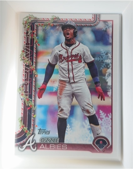 2025 Topps Holiday #H36 Ozzie Albies — front