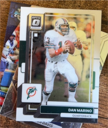 2022 Donruss Optic #126 Dan Marino — front