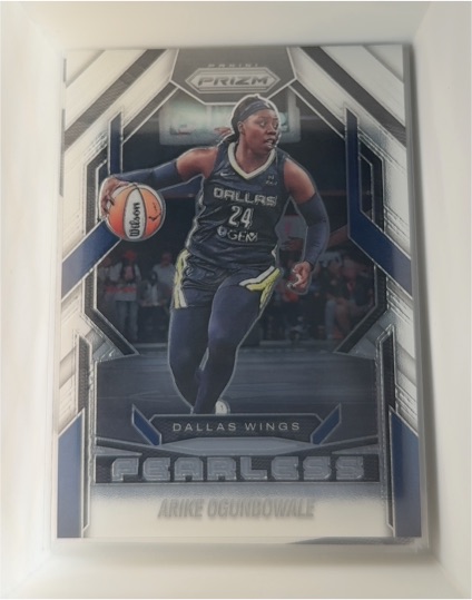 2025 Panini Prizm WNBA #6 Arike Ogunbowale Fearless — front