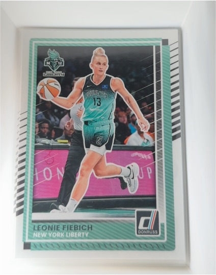 2025 Donruss WNBA #7 Leonie Fiebich — front