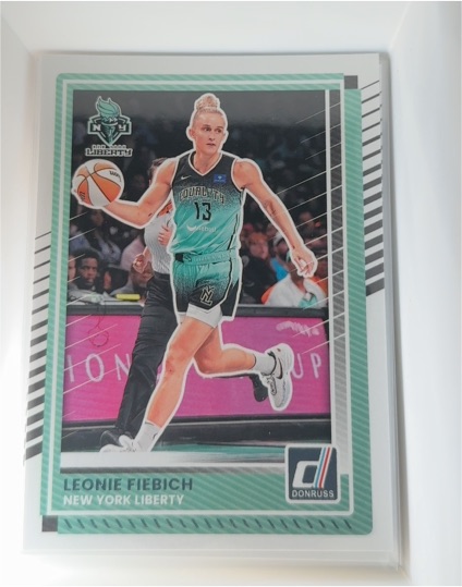 2025 Donruss WNBA #7 Leonie Fiebich — front