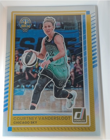2025 Donruss WNBA #34 Courtney Vandersloot — front