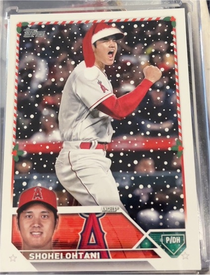 2023 Topps Holiday #H17 Shohei Ohtani — front