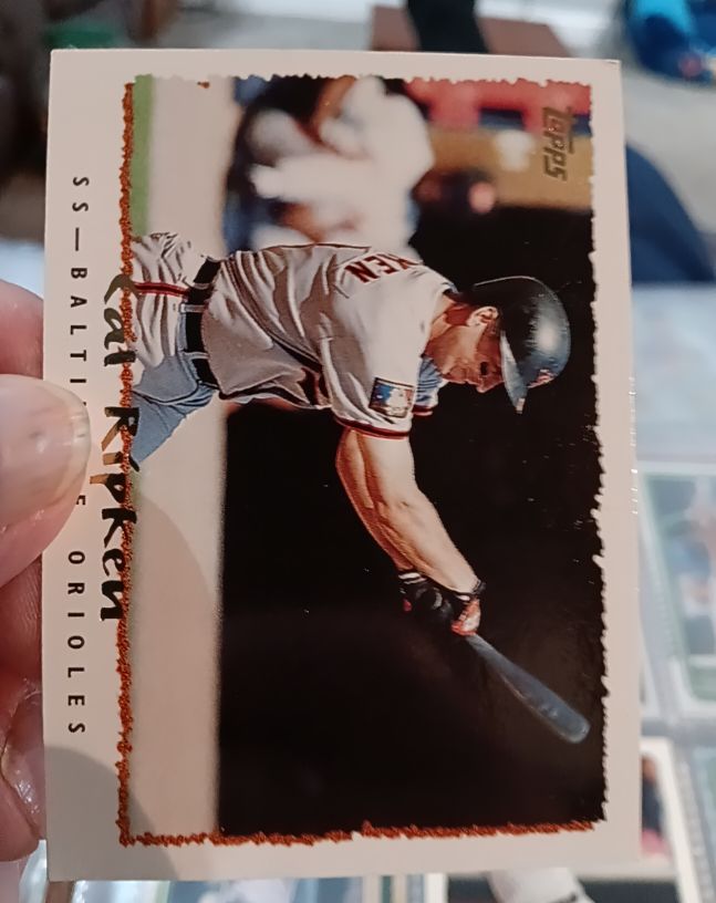 1995 Topps #588 Cal Ripken Jr. — front