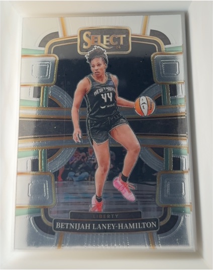 2024 Panini Select WNBA #11 Betnijah Laney-Hamilton — front