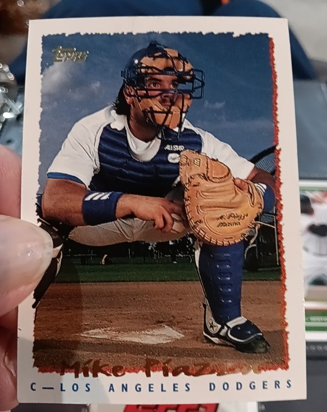 1995 Topps #466 Mike Piazza — front