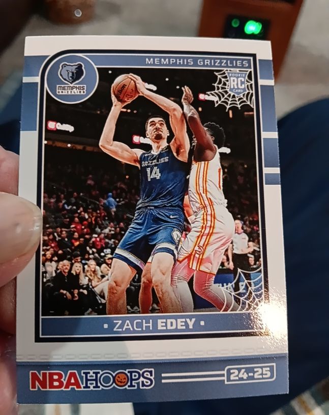 2024-25 Panini Haunted Hoops #256 Zach Edey — front