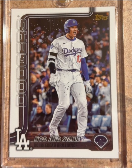2025 Topps Nod and Smile Bobblehead Brilliance Los Angeles Dodgers — front