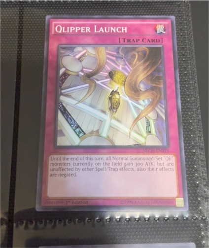 1996 Yu-Gi-Oh! NECH-EN074 Qlipper Launch — front