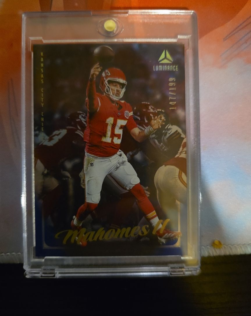 2025 Panini Luminance #55 Patrick Mahomes II — front