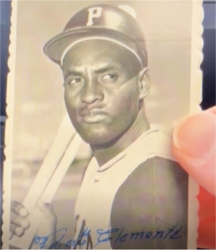 1969 Topps Deckle Edge #27 Roberto Clemente — front