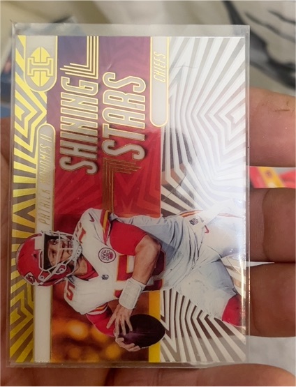 2019 Panini Illusions #15 Patrick Mahomes II Shining Stars — front