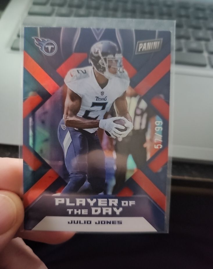 2022 Panini Player of the Day #57 Julio Jones — front
