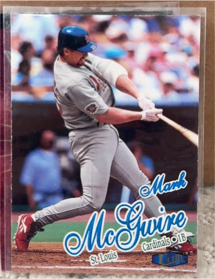1998 Fleer Ultra #208 Mark McGwire — front