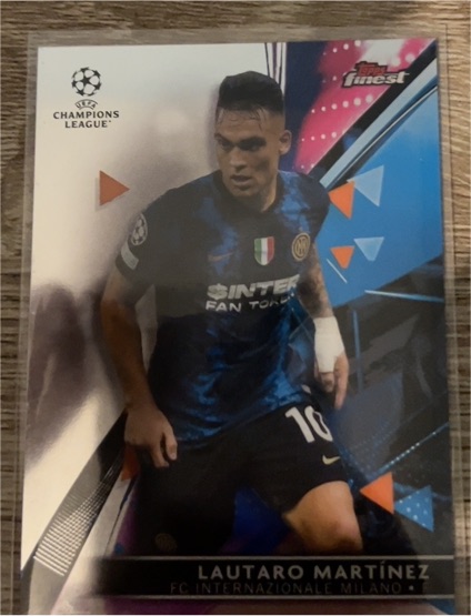 2021-22 Topps Finest UEFA Champions League #20 Lautaro Martínez — front