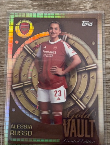 2025 Topps Arsenal Alessia Russo Gold Vault — front