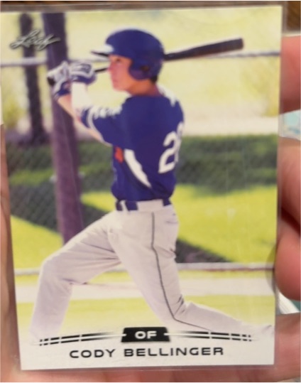 2017 Leaf Retail Exclusive #02 Cody Bellinger — front