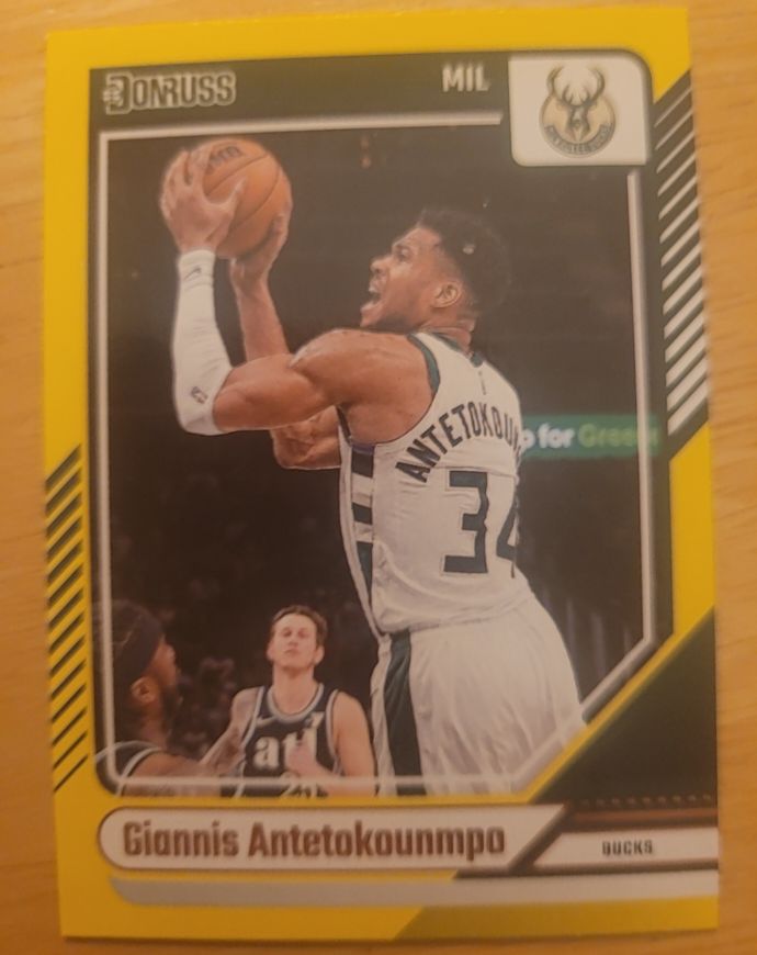 2024-25 Panini Donruss #172 Giannis Antetokounmpo — front