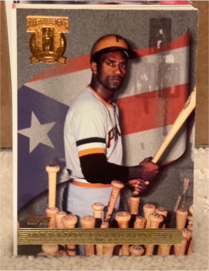 1998 Topps #RC1 Roberto Clemente A Tribute to Roberto Clemente — front