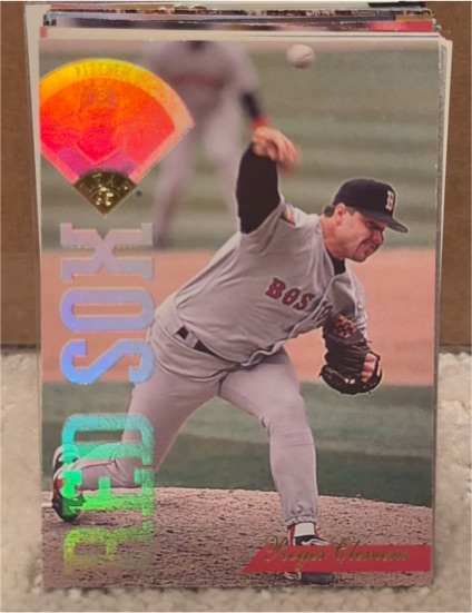 1995 Leaf #255 Roger Clemens — front