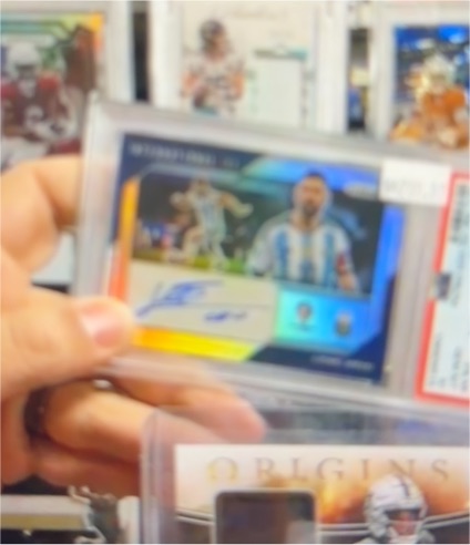 2022 Panini FIFA World Cup Messi Autograph Card — front