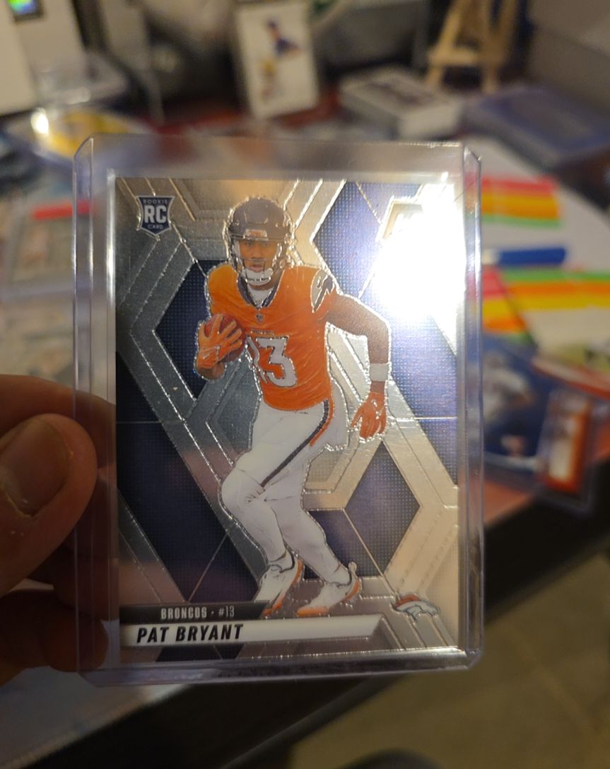 2023 Panini Mosaic #13 Pat Bryant — front