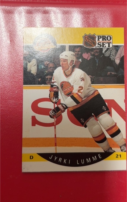 1990-91 Pro Set #300 Jyrki Lumme — front